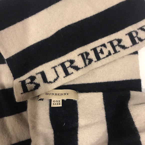 Burberry scarve